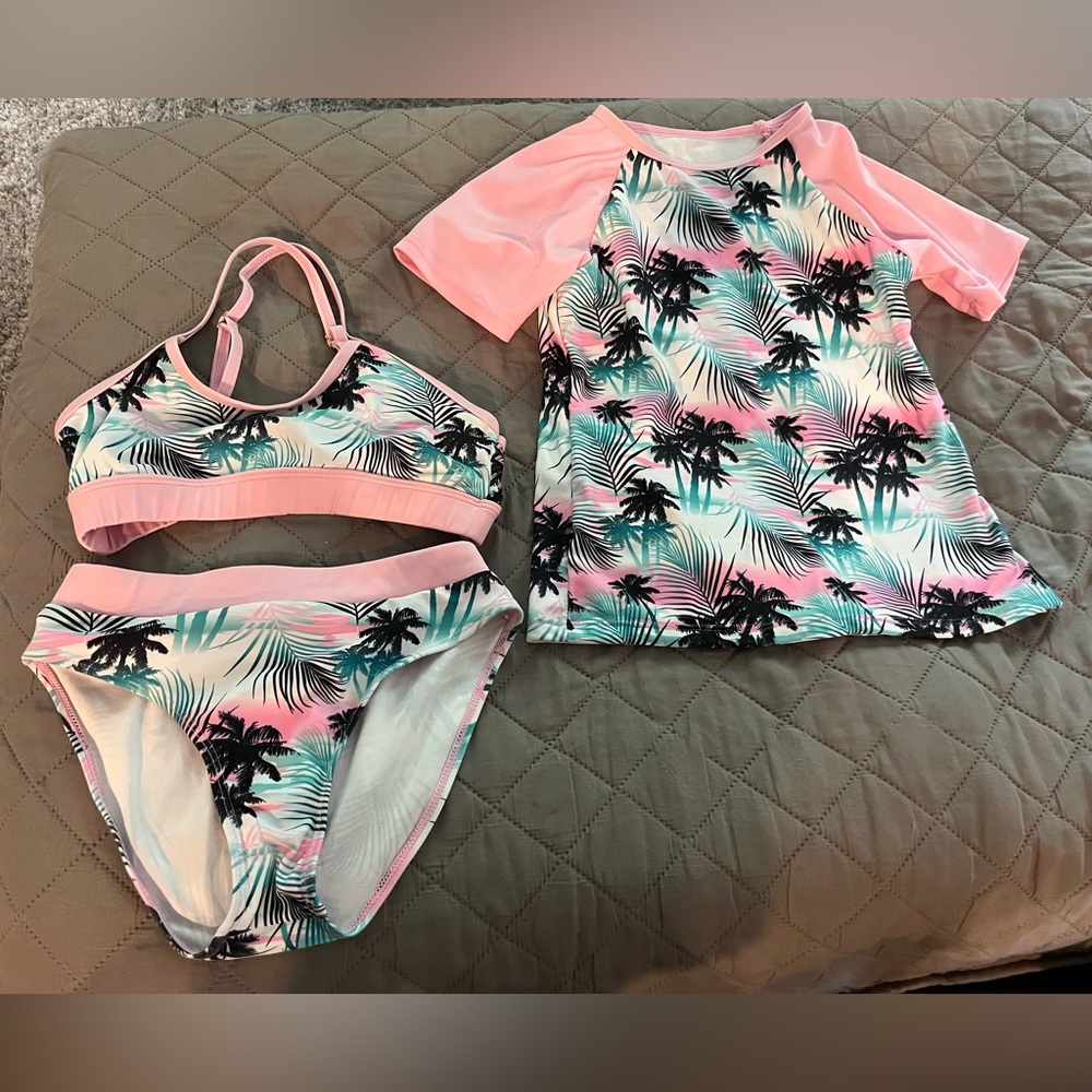 Like New SPF 50+ 3 piece Tropical Palm Kids Swim Set